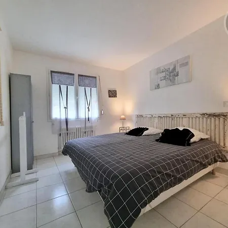 Moderne Avec Jardin, Parking Et Wifi Dans Le Vexin - Fr-1-649-92 Vigny (Val d'Oise)