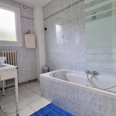 Moderne Avec Jardin, Parking Et Wifi Dans Le Vexin - Fr-1-649-92 *